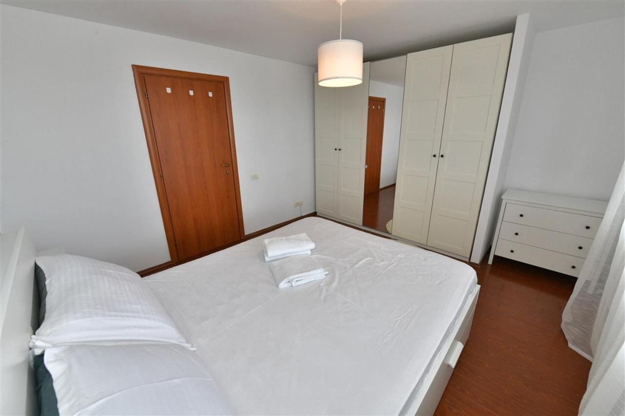 Apartament Lux 1 Mai Pod Bukarest Exterior foto